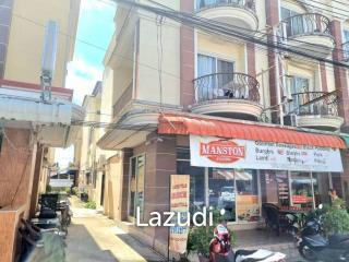 Building for sale with business in the heart of Bang Saray. 72 sqm