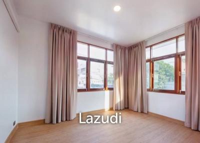 3 Bed 2 Bath 270 SQ.M House For Sale Ladprao 18