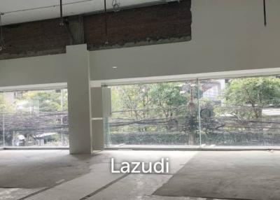 Thonglor 2nd Floor Street Visible Space for Lease