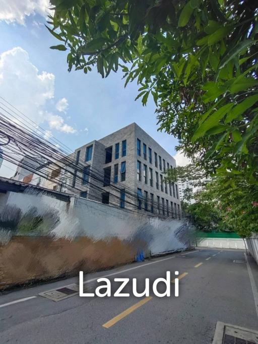Land with building for Sale In Sukhumvit Area