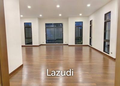 5 Bed 6 Bath 703 SQ.M The Palazzo Pinklao