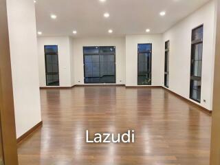 5 Bed 6 Bath 703 SQ.M The Palazzo Pinklao