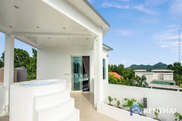 For sale house 4 bedrooms at Na Jomtien