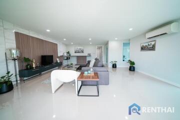 Experience Luxury Living in Pattaya - Buy Your Dream House Now!