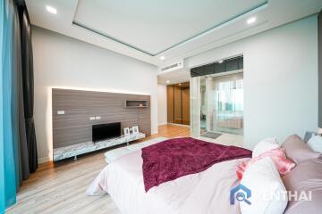 Experience Luxury Living in Pattaya - Buy Your Dream House Now!