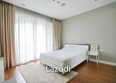 Studio 1 Bath 33.51 SQ.M Circle Condominium