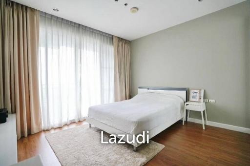 Studio 1 Bath 33.51 SQ.M Circle Condominium