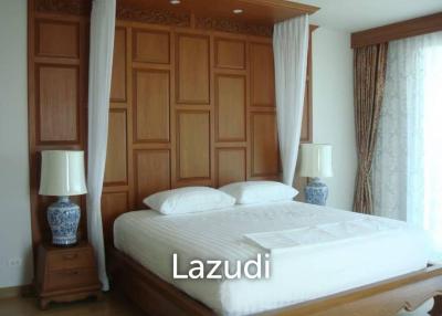 THE BREEZE CONDO : 3 bed near the beach