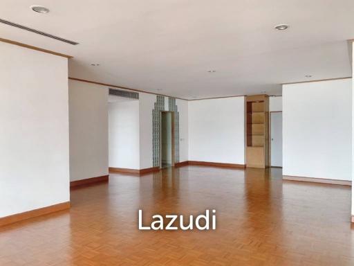 2 bed 3 bath 245 SQ.M Baan Yen Akard