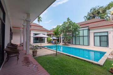 4 Bedrooms House in Baan Anda East Pattaya H010669