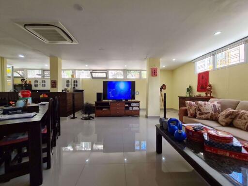 4 Bedrooms bed in House in Mid Town Villas in Central Pattaya H009021