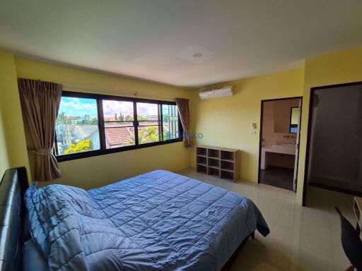 4 Bedrooms bed in House in Mid Town Villas in Central Pattaya H009021