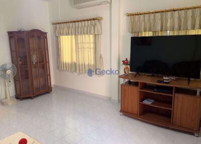 3 Bedrooms House in Royal Park Village Jomtien H008789