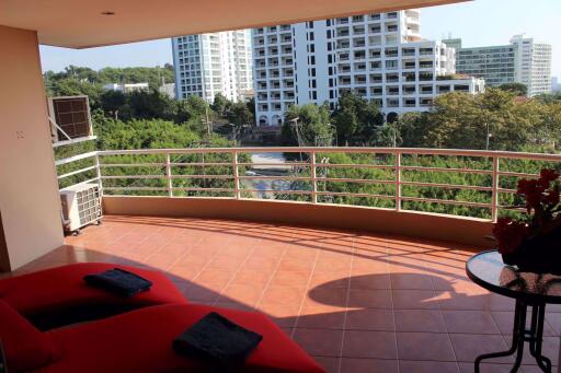 1 Bedroom Condo in Executive Residence 4 Pratumnak C005606