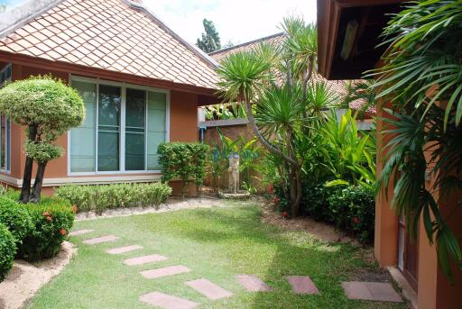 3 Bedrooms House in Grand Regent Pattaya East Pattaya H004748