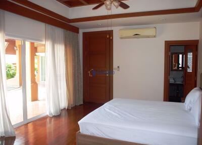 3 Bedrooms House in Grand Regent Pattaya East Pattaya H004748