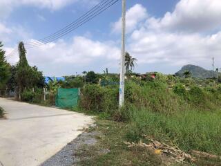 Land available in Bang Saray L010238