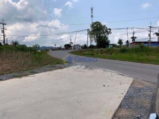 Land available in Bang Saray L010238