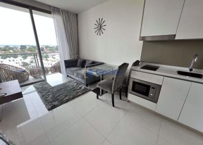 1 Bedroom Condo in The Riviera Wong Amat Beach Wongamat C010226