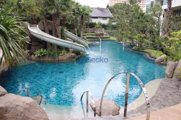 1 Bedroom Condo in The Riviera Wong Amat Beach Wongamat C010226