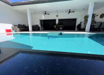 5 Bedrooms House in The Regent Estate Village 2 East Pattaya H010220