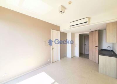 2 Bedrooms Condo in Unixx South Pattaya South Pattaya C010205