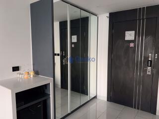 Studio Condo in Sky Residences Pratumnak C009155