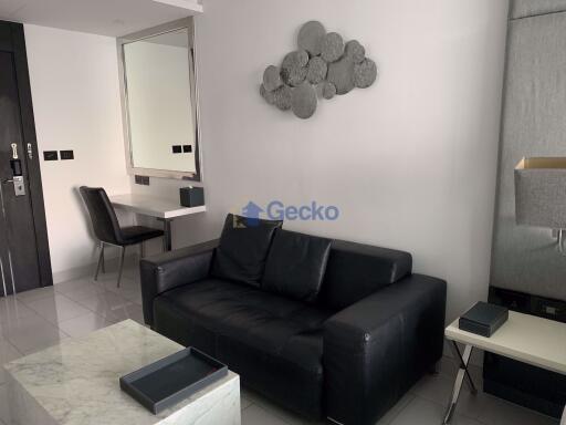 Studio Condo in Sky Residences Pratumnak C009155