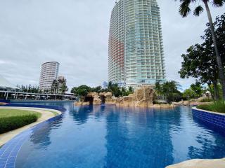 Studio Condo in Movenpick White Sand Beach Pattaya Na Jomtien C010204