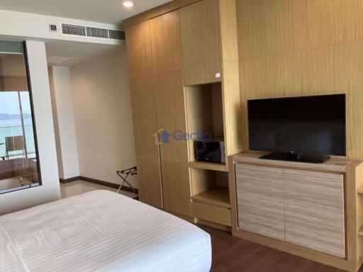 Studio Condo in Movenpick White Sand Beach Pattaya Na Jomtien C010204