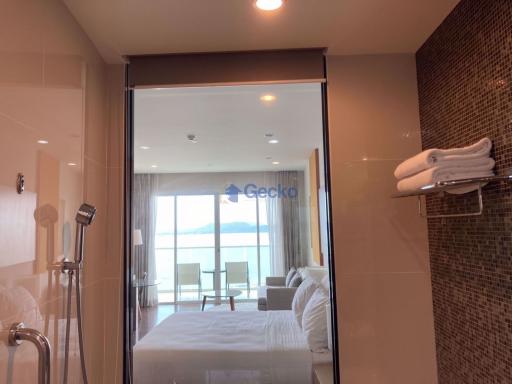 Studio Condo in Movenpick White Sand Beach Pattaya Na Jomtien C010204