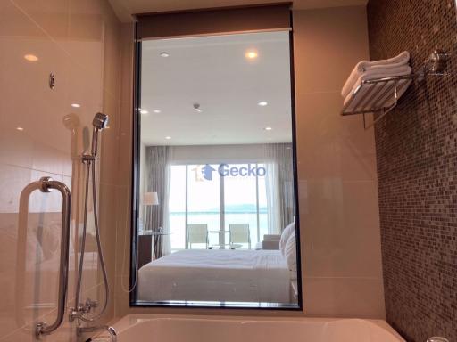 Studio Condo in Movenpick White Sand Beach Pattaya Na Jomtien C010204