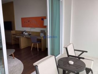 Studio Condo in Movenpick White Sand Beach Pattaya Na Jomtien C010204