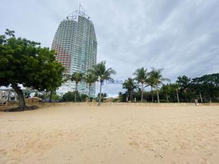 Studio Condo in Movenpick White Sand Beach Pattaya Na Jomtien C010204