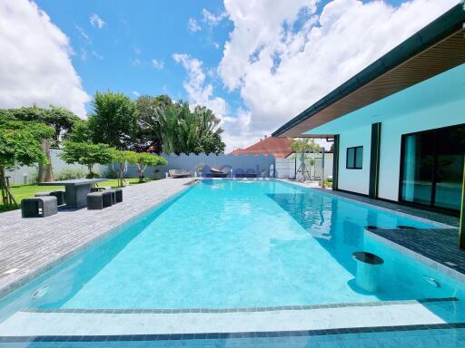 7 Bedrooms House in Swiss Paradise Village East Pattaya H010178