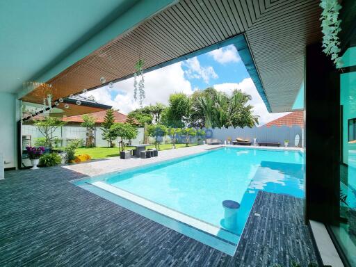 7 Bedrooms House in Swiss Paradise Village East Pattaya H010178