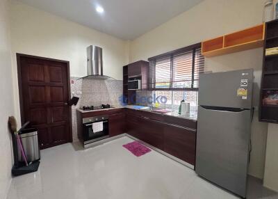 3 Bedrooms House in Ratanakorn Village 17 East Pattaya H008853