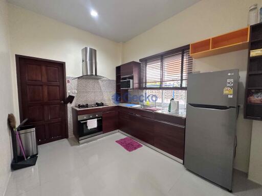 3 Bedrooms House in Ratanakorn Village 17 East Pattaya H008853