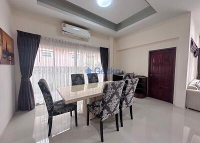 3 Bedrooms House in Ratanakorn Village 17 East Pattaya H008853