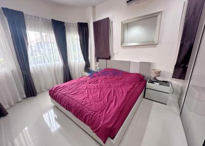 3 Bedrooms House in Ratanakorn Village 17 East Pattaya H008853