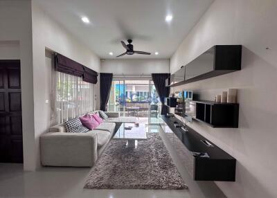 3 Bedrooms House in Ratanakorn Village 17 East Pattaya H008853