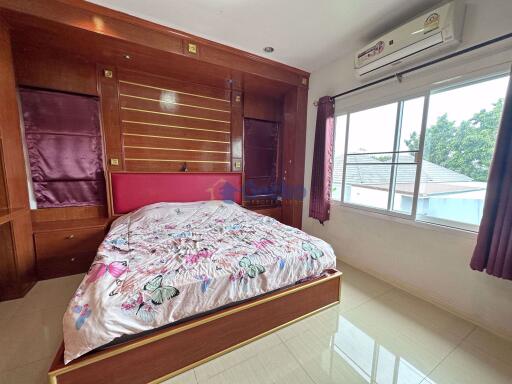 3 Bedrooms House in Fah Mi Aad Kan Village East Pattaya H009486