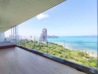 3 Bedrooms Condo in The Cove Pattaya Wongamat C010144