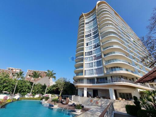 3 Bedrooms Condo in The Cove Pattaya Wongamat C010144