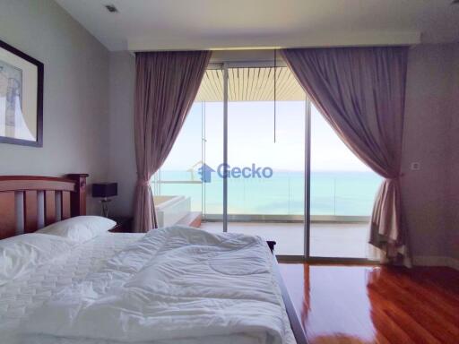 3 Bedrooms Condo in The Cove Pattaya Wongamat C010144