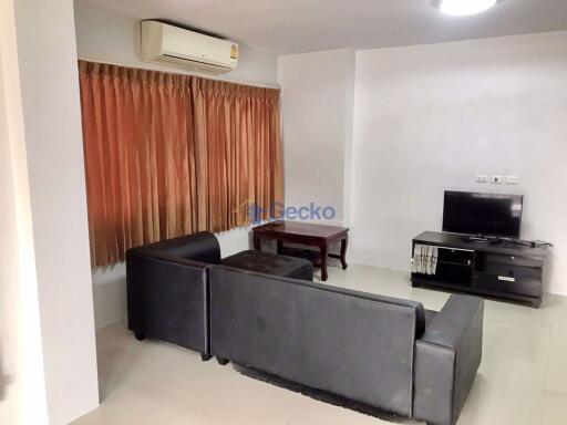 3 Bedrooms House in Chokchai Gardens 4 East Pattaya H009541