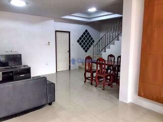 3 Bedrooms House in Chokchai Gardens 4 East Pattaya H009541