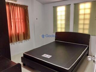 3 Bedrooms House in Chokchai Gardens 4 East Pattaya H009541