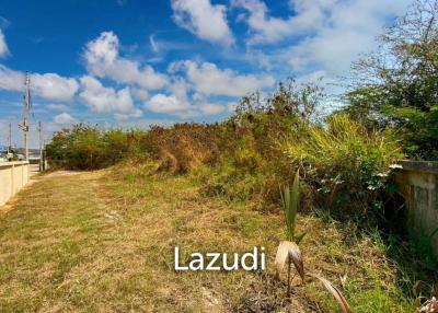 Good Size Land Plot In Excellent Location 923 SQ.M