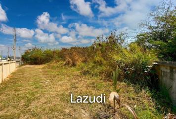 Good Size Land Plot In Excellent Location 923 SQ.M